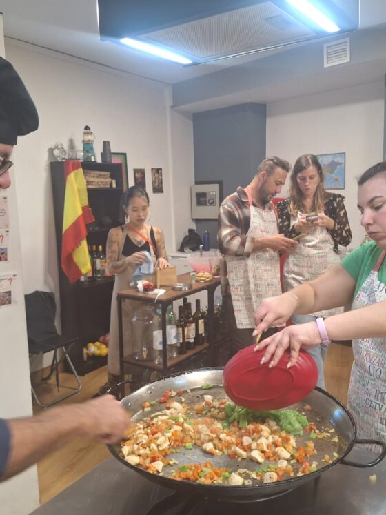 Traveling with friends vs. solo